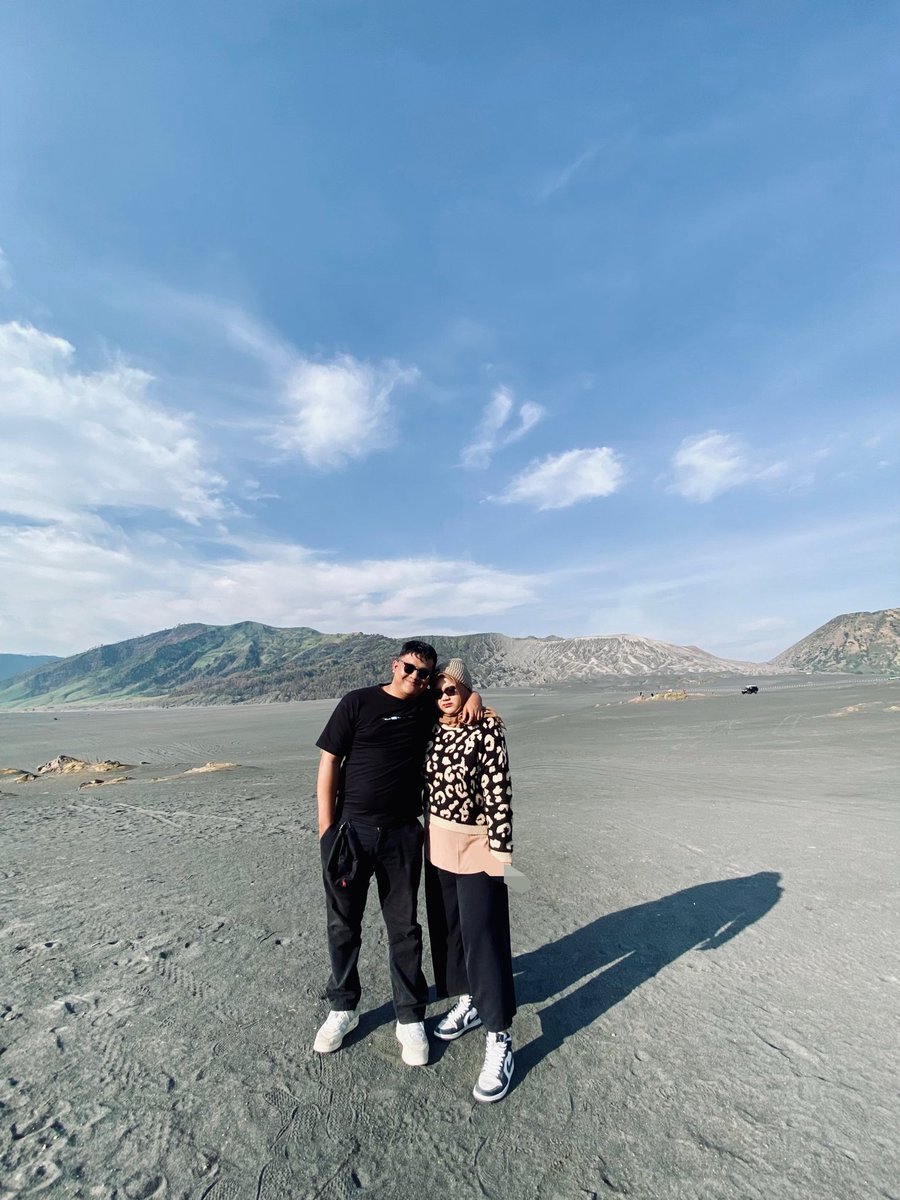secretbuba_'s tweet photo. Happy 13th June 1st anniversary, Mas Tama. Thank you for being part of my journey all these years. Semoga Allah always guide us and give us the best path untuk mewujudkan niat baik kita agar bisa get married soon. 

May Allah bless our journey🥹🫶🏼 https://t.co/DN5JWqtJ21