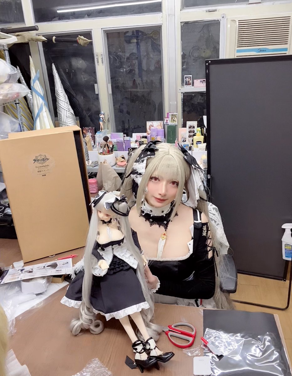 silverlotus1031's tweet photo. 我也是一個有Dolk之人
還試著cosplay 著開箱

#azurlane #azurlanecosplay 
#碧蓝航线 #アズールレーン
#formidable #hmsformidable 
#dolk https://t.co/kSqhTVJX6p