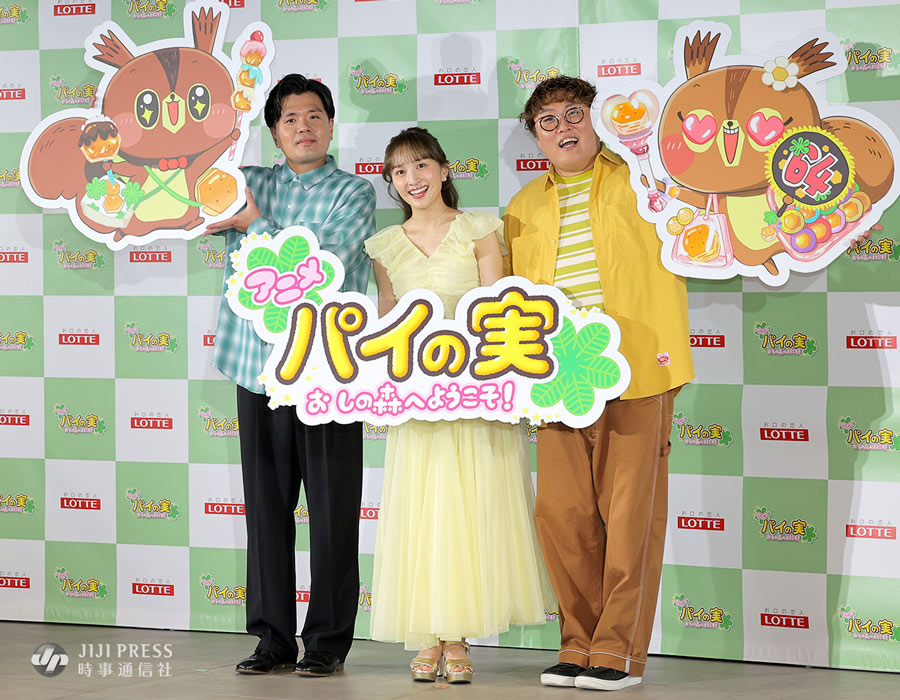 ももいろクローバーZの百田夏菜子さん、マユリカの阪本匠伍さんと中谷 