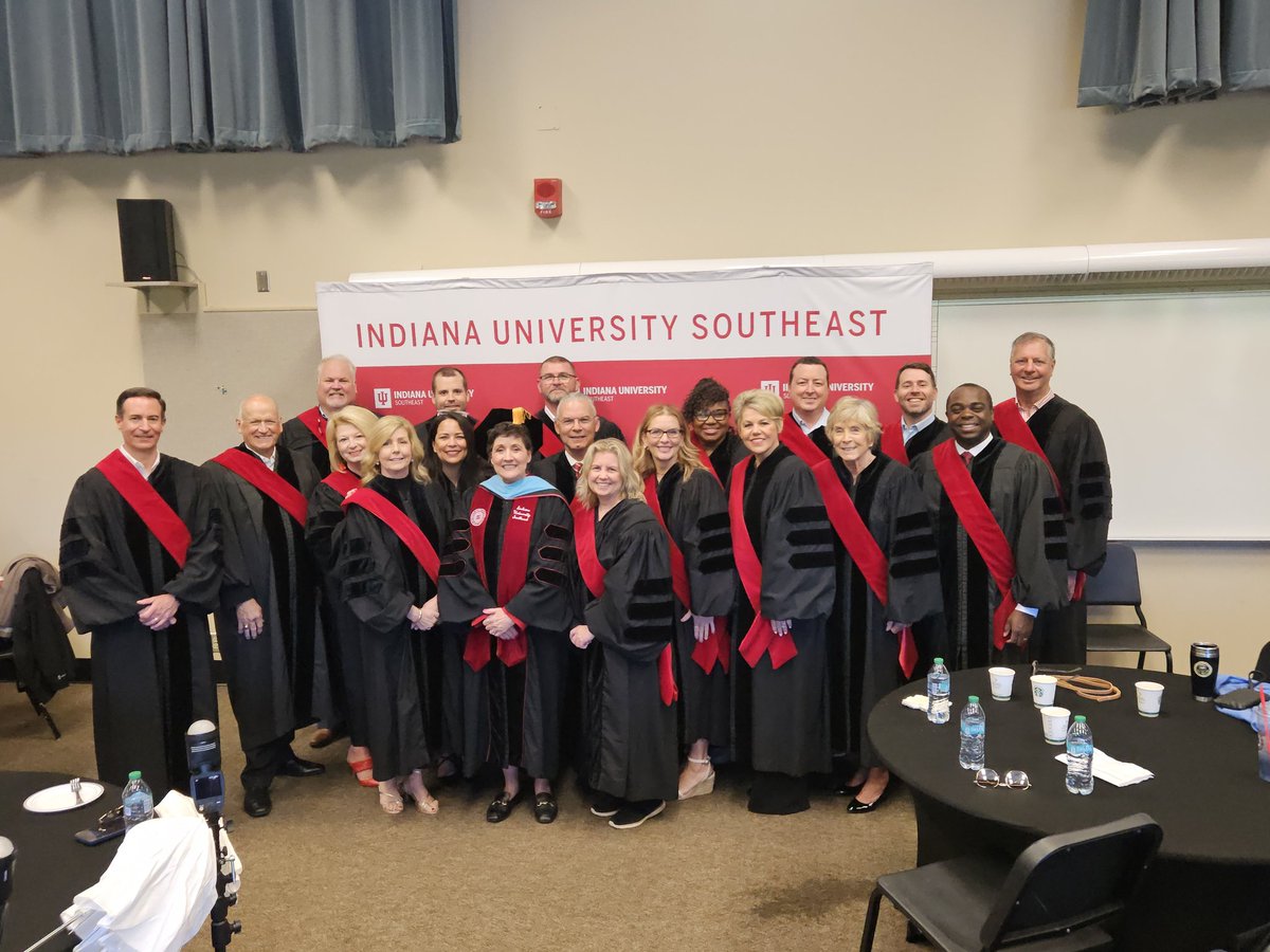BronesHuber's tweet photo. Had the honor of participating in the commencement platform ceremony with my fellow board of advisors at Indiana University Southeast. Such an inspiring day to celebrate  the graduates and their achievements. The future is bright for these students. https://t.co/EpaO9z6seZ
