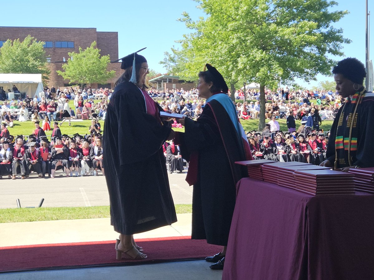 BronesHuber's tweet photo. Had the honor of participating in the commencement platform ceremony with my fellow board of advisors at Indiana University Southeast. Such an inspiring day to celebrate  the graduates and their achievements. The future is bright for these students. https://t.co/EpaO9z6seZ