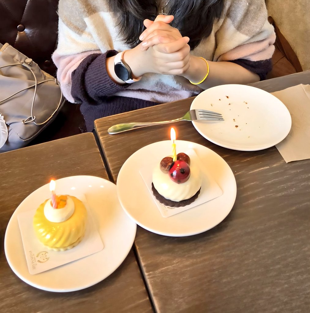 sandraaja's tweet photo. Ending May, welcoming June 🌻 https://t.co/OJVpHZgqwd