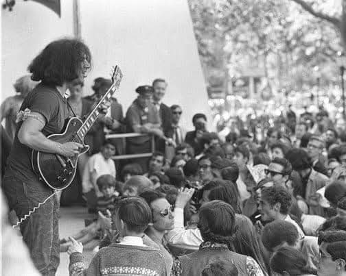 CPapasergio's tweet photo. On this day in 1967, the Grateful Dead made their debut in the concrete jungle of New York City with a free afternoon concert in Tompkins Square Park
📷 Newsday LLC and Fred McDurrah https://t.co/uueisrBFPz