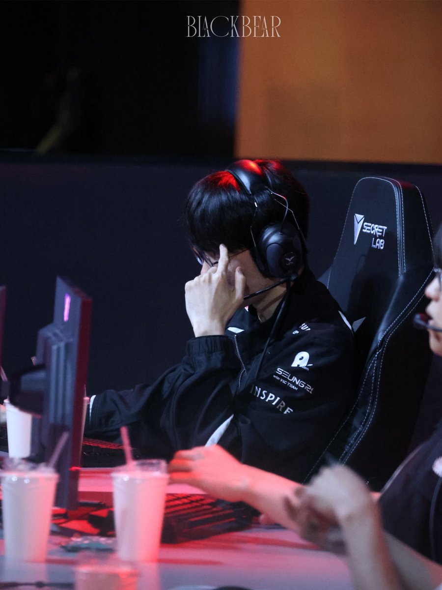 Onerrrrr___'s tweet photo. 260530 | 𝙏1 𝙫𝙨 𝘽𝙁𝙓 𝙋𝙧𝙚𝙫𝙞𝙚𝙬

너무 이쁘다..✨

#Faker #페이커 #T1 https://t.co/vcuUO4cKj6