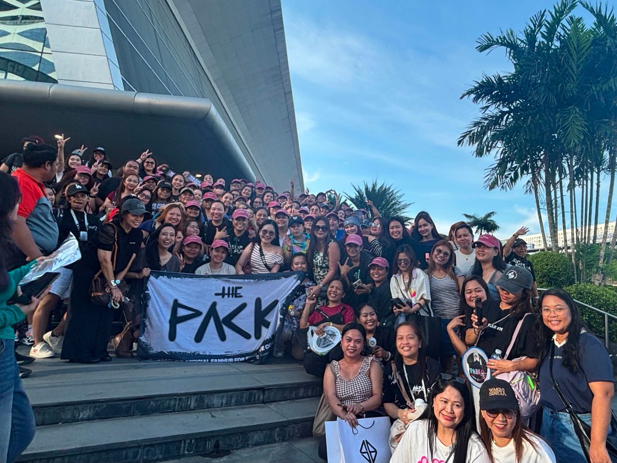 ThePackMods's tweet photo. 𝐏𝐚𝐜𝐤𝐞𝐫𝐬 𝐫𝐚𝐧 𝐢𝐭 𝐞𝐯𝐞𝐫𝐛𝐥𝐚𝐜𝐤 as they owned the moment at the Watsons 𝐏𝐥𝐚𝐲𝐥𝐢𝐬𝐭: 𝐎𝐰𝐧 𝐭𝐡𝐞 𝐌𝐨𝐦𝐞𝐧𝐭 concert at the SM Mall of Asia Arena! ✨

We loved seeing you all with your AlonxLaon merch~ especially with The Pack cap! See you again soon? 👀

#MeetThePackers #WeAreThePack
#ThePack #SB19atWatsonsPlaylist2026
#SB19 #PABLO @imszmc