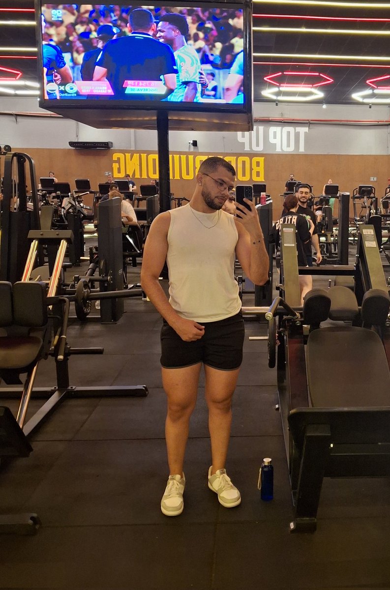 guiivalentimm's tweet photo. Está demorando, mas está ficando bonitinho... https://t.co/JmnTIMVrTq