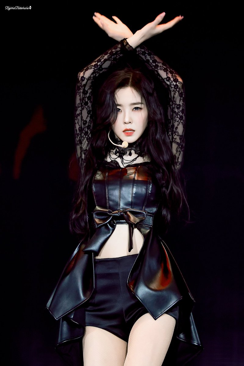 mlm0I0's tweet photo. I can't believe Irene said the sexy concept doesn't suit her. https://t.co/D7odvJYlnK
