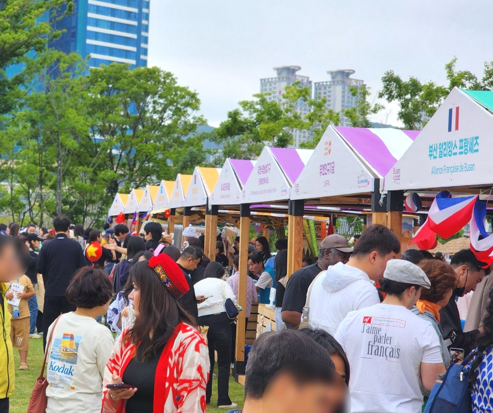 UNFPASeoul's tweet photo. Honoured to have been a part of the 2026 Busan Global Citizen Festival! Through an interactive booth, we engaged with citizens from all around the world, introducing UNFPA’s important mandate in #SRHR and #GBV. Thank you Busan Global City Foundation for this special opportunity! https://t.co/8MpLdHBhCh