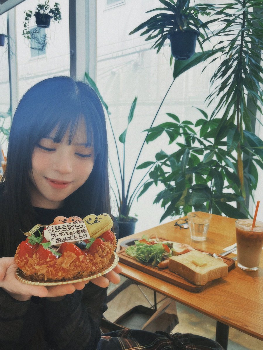 NICO_O219's tweet photo. こんにちわ 6月～🦋

なんと今日でオーディションから1年😳🔮

いつも支えてくれるみんなのおかげで、今もこうして好きなことに向かって進めています。
いつもありがとうございます！
初心を忘れず、これからも頑張るぞ～～ https://t.co/Wqv2yekSqB