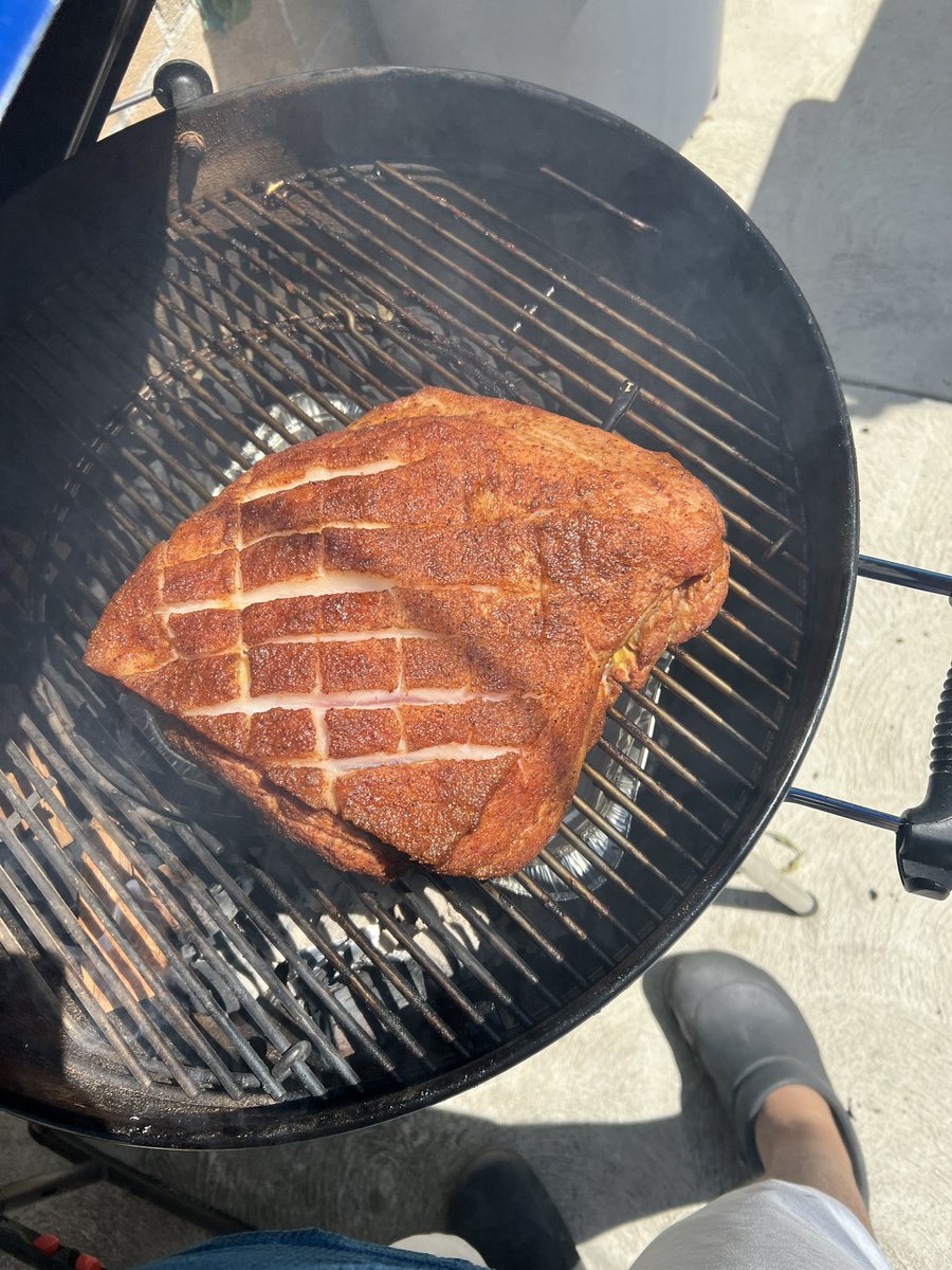 Magicmain120's tweet photo. Behold gamers. Ive been getting more into grilling and i made some pork shoulder for some pulled pork sandwiches https://t.co/Wgfi0y9Hwk
