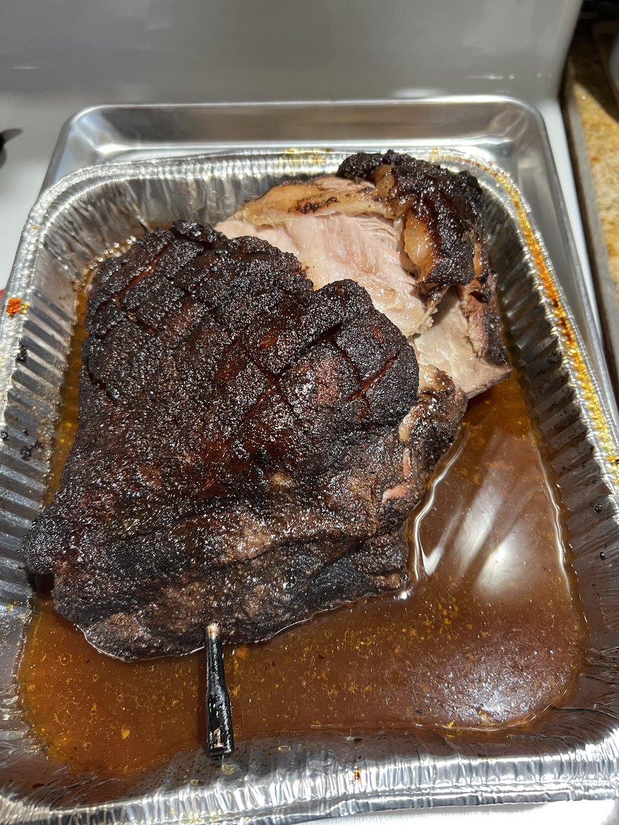 Magicmain120's tweet photo. Behold gamers. Ive been getting more into grilling and i made some pork shoulder for some pulled pork sandwiches https://t.co/Wgfi0y9Hwk