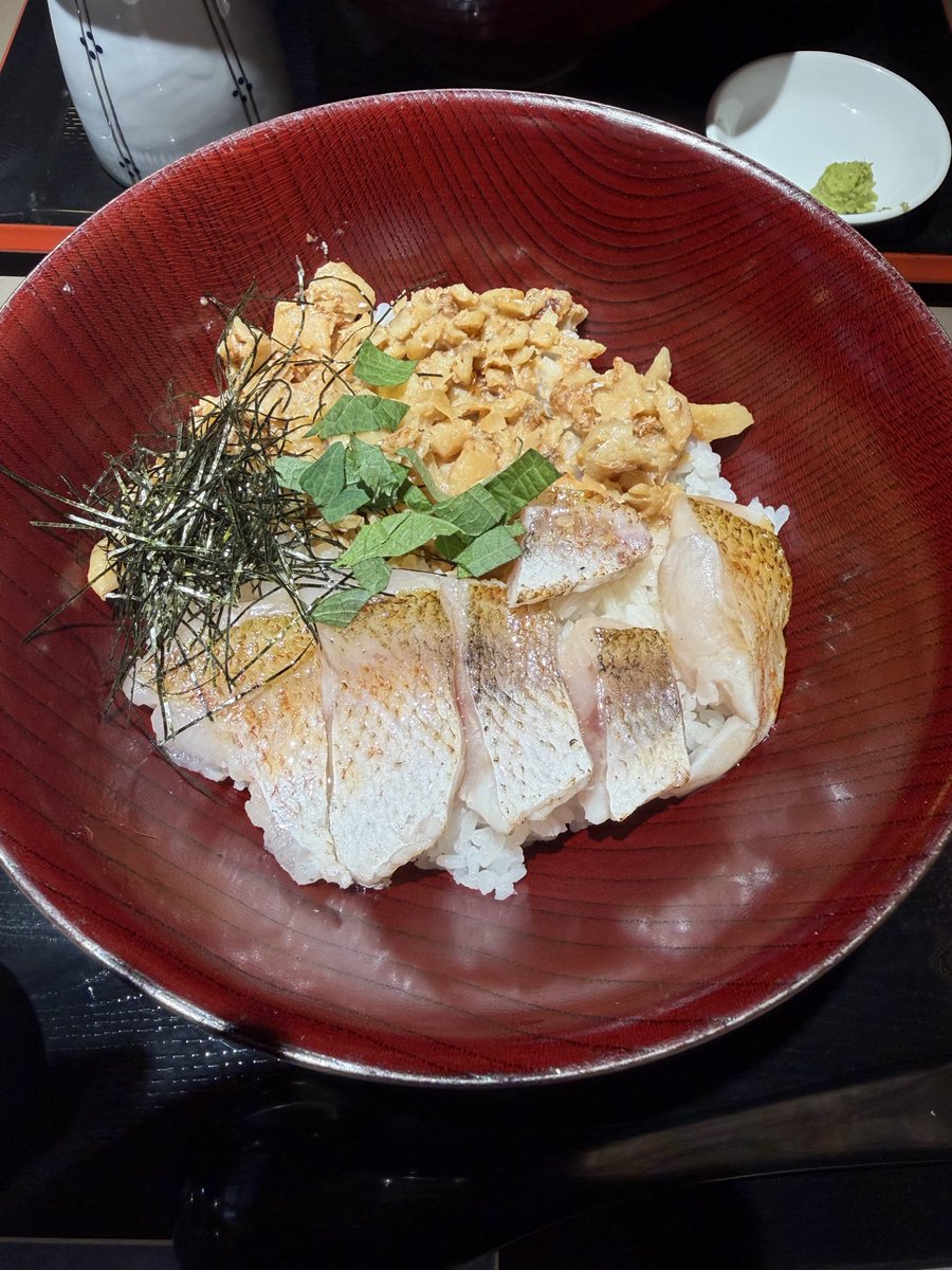 TaaCha7's tweet photo. @kan_tya7 こういうこと今ひがし茶屋街いるから来な https://t.co/vXmIZDMNBA