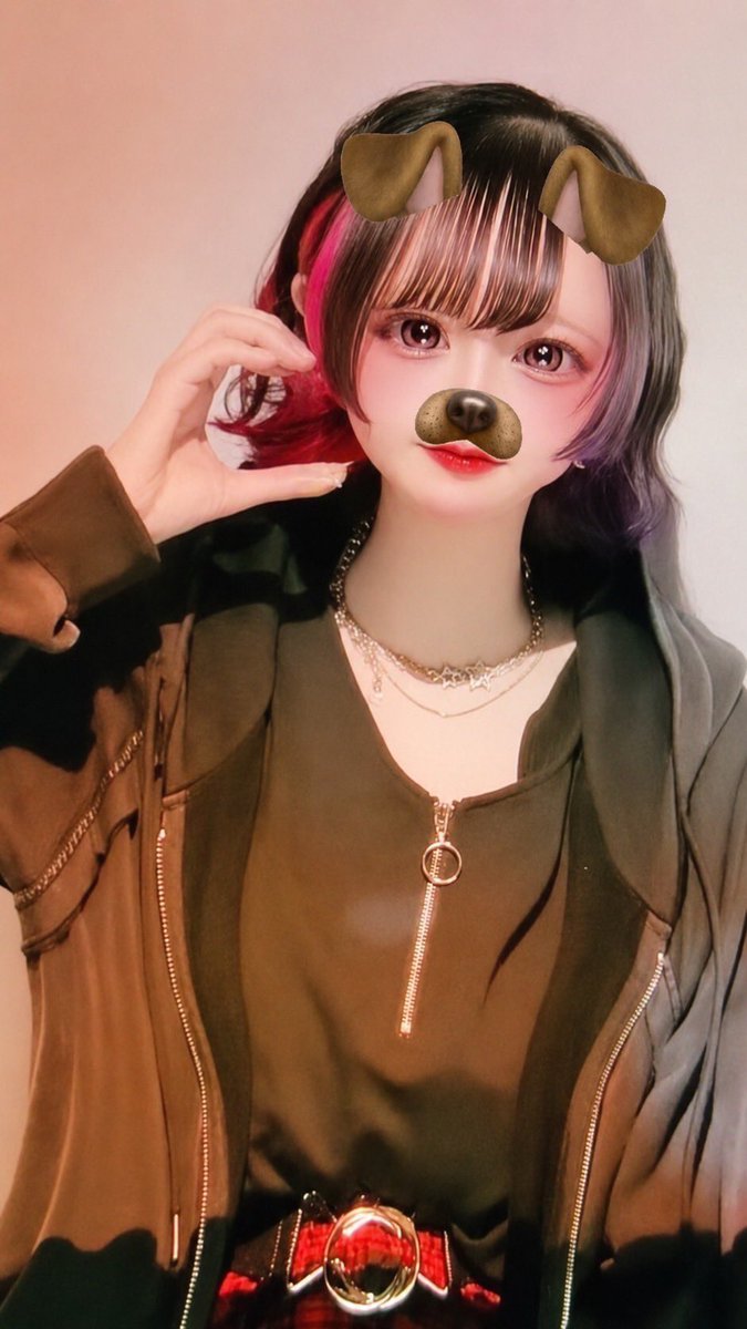 octopus_cafebar's tweet photo. 6月新人キャスト紹介

名前：ぐみ🧼
誕生日：3月22日🌸
出身地：札幌生まれ札幌育ち🤝🏻
タバコ：吸わない‼🚭
お酒：激弱‼️😞ファジーネーブル🍑とミルクカク���ル🍼しか飲めません👶🏻
好きなブランド：Vivienne Westwood🪐PUNYUS🧸
趣味・特技：音楽🎶睡眠💤お絵描き🎨アニメ📺漫画📖その他色々➰
コメント：3月で20歳になったばかりのオトナ初心者です❕明るく笑顔で頑張るので、たくさん仲良くしてください🫶🏻
よろりんこ😼💕