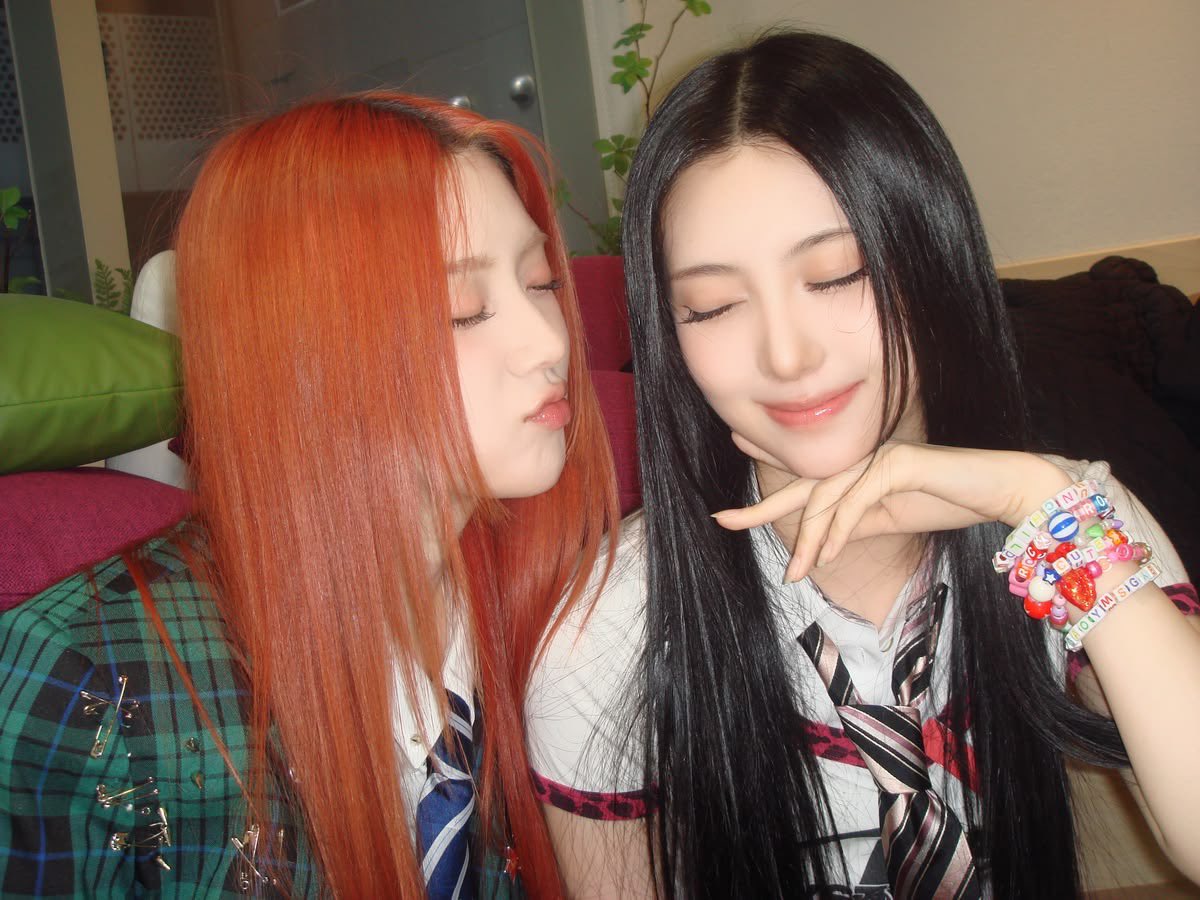 yeevonz_'s tweet photo. girlfriends <3 https://t.co/tWVfyGbsba