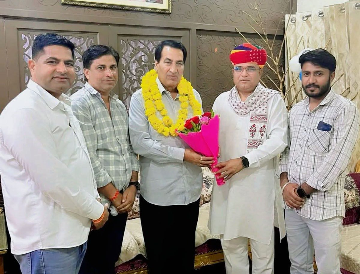 DoiSuresh's tweet photo. निवाई पंचायत समिति के पूर्व प्रधान, सदैव सुख दुख में खड़े रहने वाले ,किसान नेता, बड़े भाई मांगीलाल जी गुर्जर को जन्मदिवस की हार्दिक बधाई एवं शुभकामनाएं ।।
@SachinPilot @GRKhatana_ https://t.co/FP1SxrInR1
