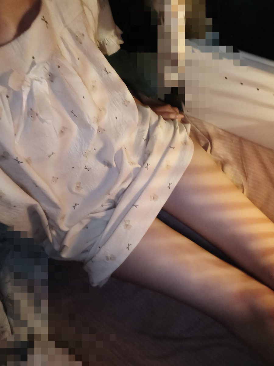 yoeeoo's tweet photo. 爸爸不要偷看小狗裙底呀 #狗狗   #女m    #爸爸  #调教 https://t.co/mVzW0rBQLp