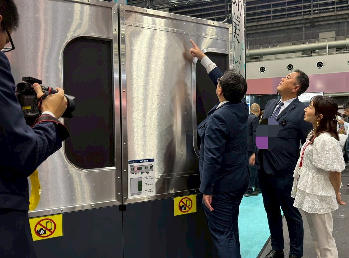 masumin147's tweet photo. 産経鉄道チャンネルにて公開中🎥

鉄道技術展・大阪2026注目のブースは！？

オフショットをどうぞ💁‍♀️
①総合車両製作所J-TREC編
照井社長にご説明してもらいました🌸

https://t.co/3ugShj8lq4 https://t.co/s9lznJ0H6l