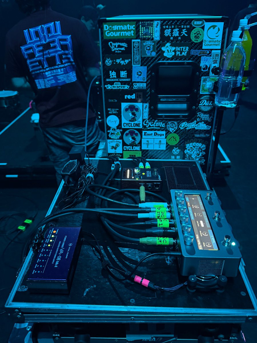 okada_inc's tweet photo. 5/29 CLUB CITTA' で開催されたSHADOWSのイベント "PMAM Vol.8"
10-FEET NAOKI氏(@naoki10feet)は、#GRBASS "ONE800" & "AT410+" そして #SOURCEAUDIO "EQ2" を使用されています。 https://t.co/VAwSMajRzg
