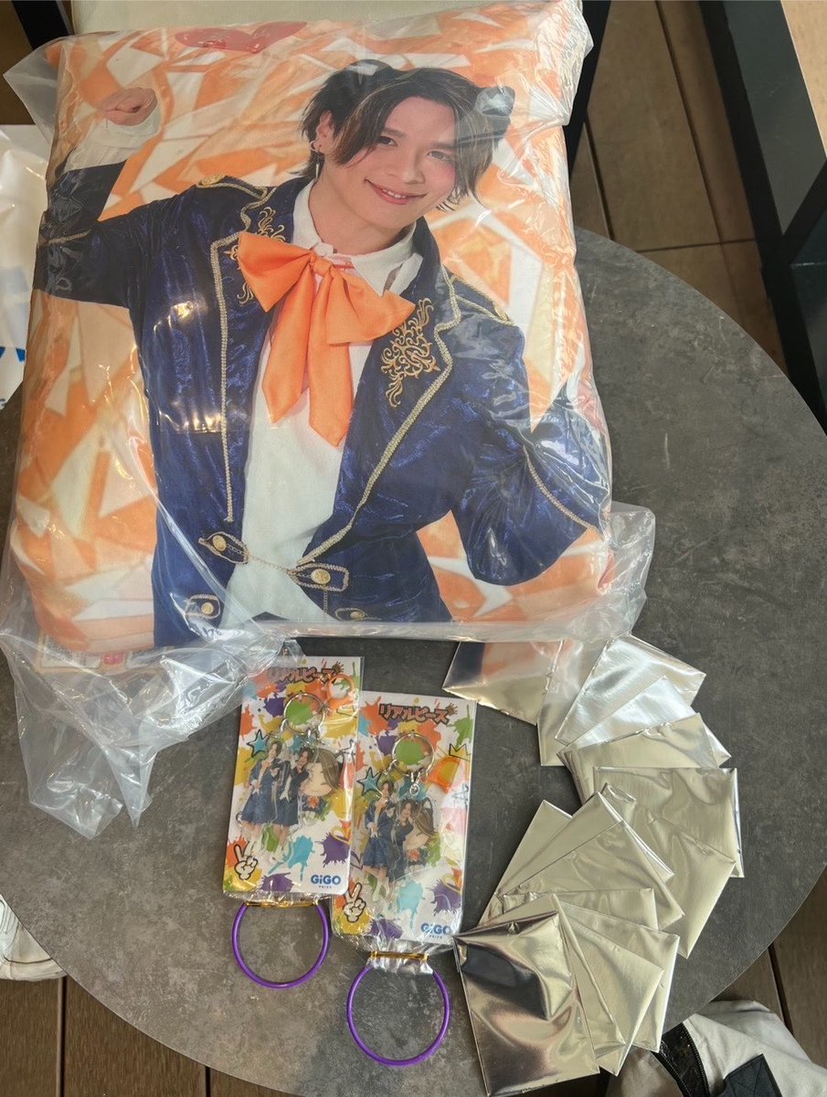 DoLisu413's tweet photo. 欲しいのはコレだけ🧡
シールの数でいくらか察してください🧡

シールかずぅ以外『かずぅ０枚』
たくさんあるから誰か貰ってw

#リアルピース https://t.co/EFzF7S2jZq