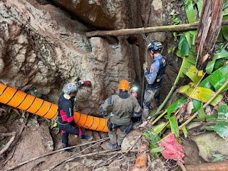 yellowpartynews's tweet photo. The Yellow Party News: Rescue Workers Search For Missing Miner Trapped in... https://t.co/tjtB8fS3rH https://t.co/z3NMCbywg2