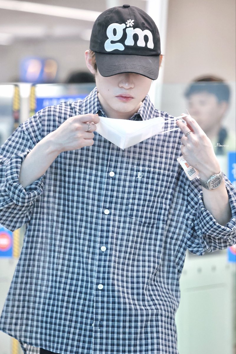 lemeowle's tweet photo. 천러 요드링이랑 까르띠에 반지 꼈네...... 🥺🥺🥺 https://t.co/i3p2VulO52