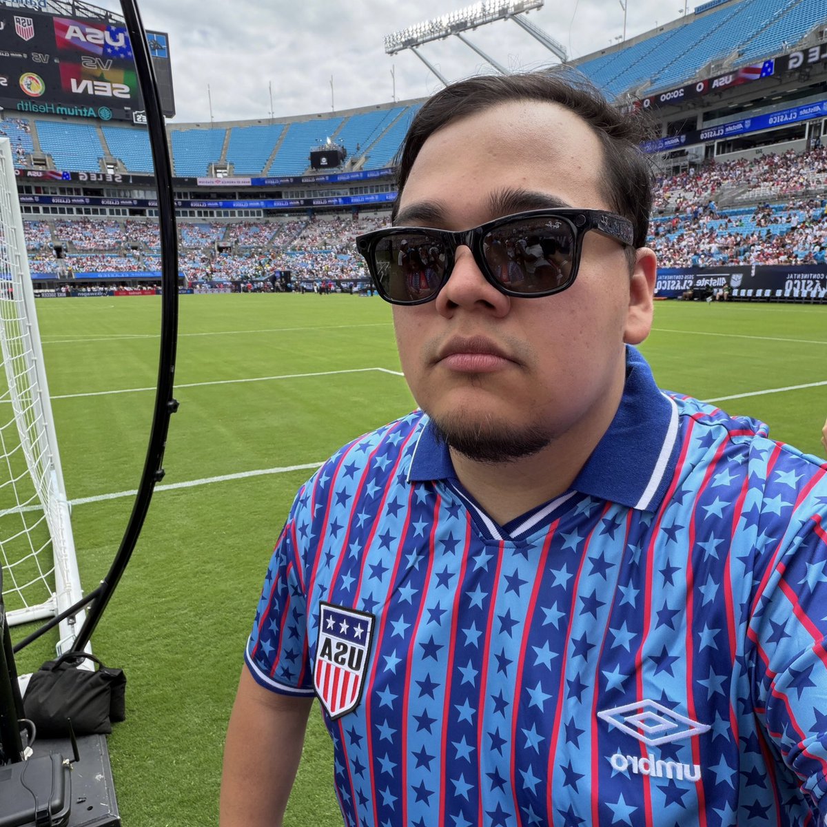 SelectaPlus's tweet photo. @rmoreiraTV Pues acá no se jugará ningún juego del mundial. Y ya quisieran en otros lados tener esta cancha lol https://t.co/PiWx9YoQHE