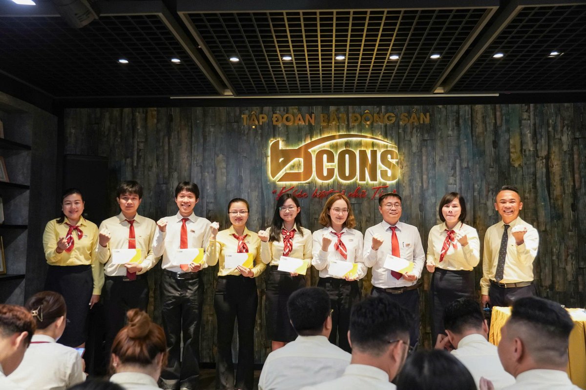 SanGDBcons's tweet photo. ✨ BCONS PS LAND | VINH DANH “NGÔI SAO HY VỌNG” – TIẾP LỬA CHIẾN BINH KINH DOANH ✨

#BCONS #BconsPSLand #ngoisaohyvong #chuongtrinhthidua #sales https://t.co/1bcUcnCVYl