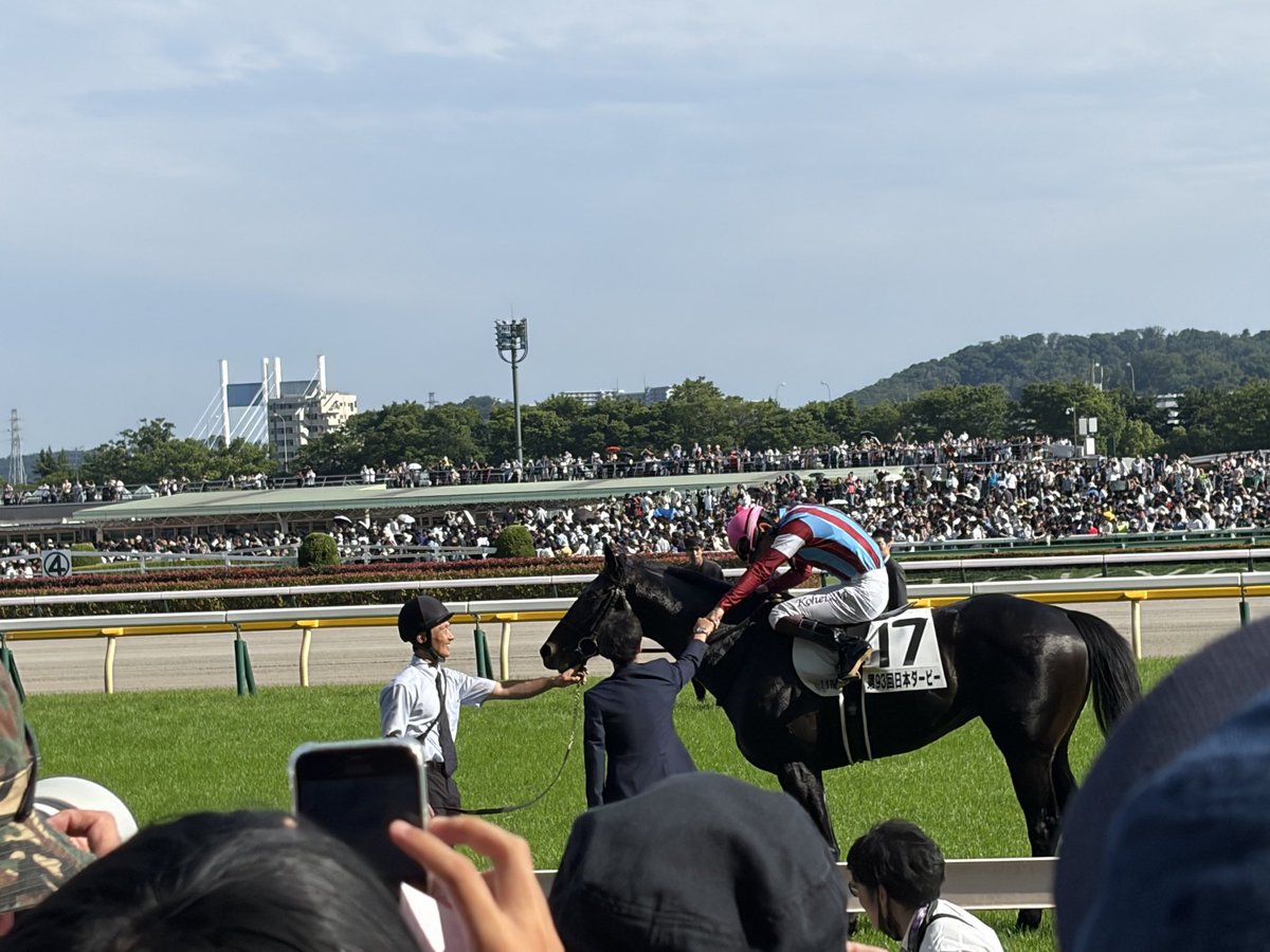f5ut4's tweet photo. ダービー最高でした🏇✨️
#日本ダービー https://t.co/ELeF0va4Te