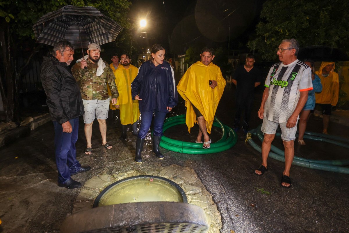 CeciliaPatronL's tweet photo. ✅🌧️ Atención permanente en la ciudad.

Estuvimos en la colonia Juan Pablo II y Mulsay. Realizamos labores de limpieza y desazolve de pozos con maquinaria especializada para facilitar el desalojo del agua de lluvia. Seguimos presentes donde más se necesita, cuidar y atender a la gente es prioridad.