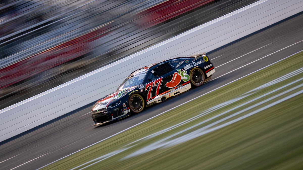 NotNolan44's tweet photo. P10 finish 

“I should’ve stayed bottom there”-Carson 

“Good job everybody”

Fought back from so much adversity we’ll take it ! Onto Michigan 😈 https://t.co/g7GO6yQPur