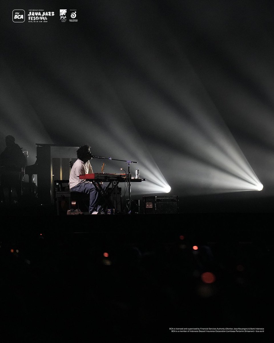 JavaJazzFest's tweet photo. Jakarta, we are so lucky to witness Daniel Caesar not only as an exceptional singer, but also a great cameraman 🤩🤩

#JavaJazzFest2026 #JJF2026 #JavaJazzFestival2026 #myBCAJavaJazzFest https://t.co/80f14VeJvT