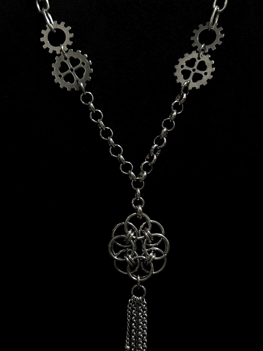 chillycessories's tweet photo. beaming energy
coursing through the depths
of my systems

surrounded by souls I did not know
but they seem to have been with me since

maybe home isn’t a place 
my heart beating as if in a race

COMING SOON 🪷✨ https://t.co/ruge4a1Pgo