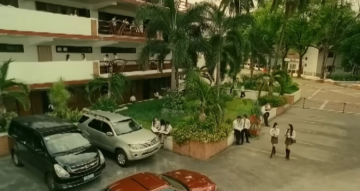 vicotinamide's tweet photo. bat naman ginawang eskwelahan ng mayayaman ang pup rito sa temptation island 😭 https://t.co/E7srjqaJNO