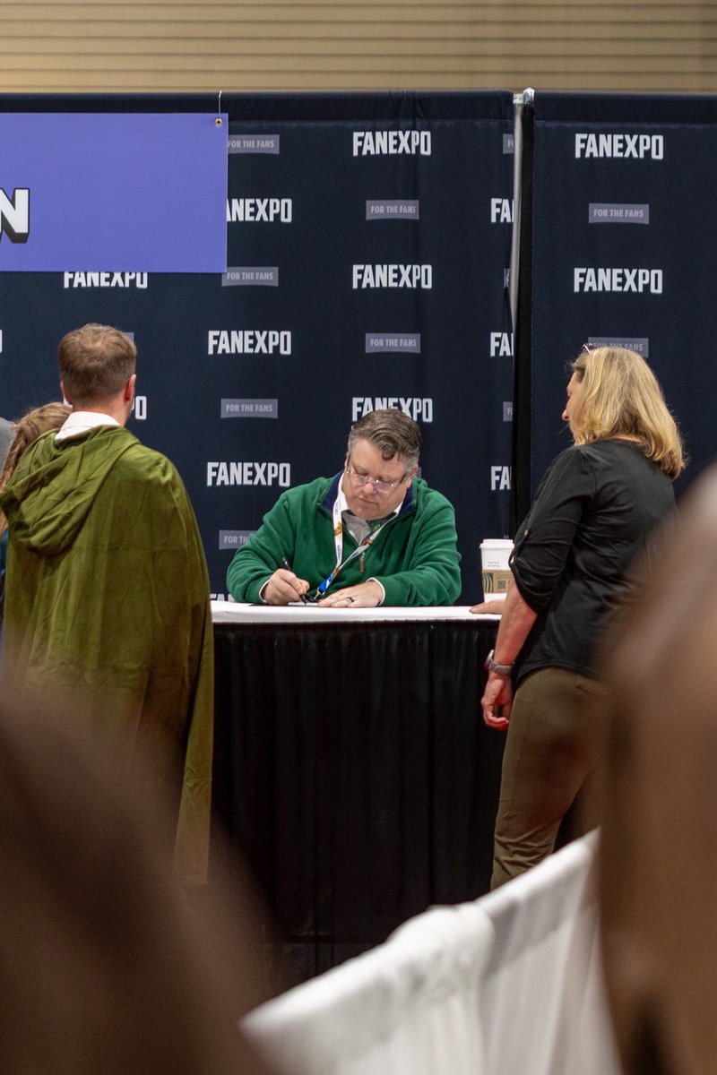 TheWizPhoto's tweet photo. Had fun at Fan Expo and got my precious. https://t.co/R9DHxfcrDM