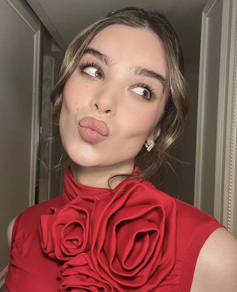 ThatCelebGooner's tweet photo. @Needtogoonthem She’s so fucking sexy. I’d love to DM… https://t.co/dImLZ0wjzV