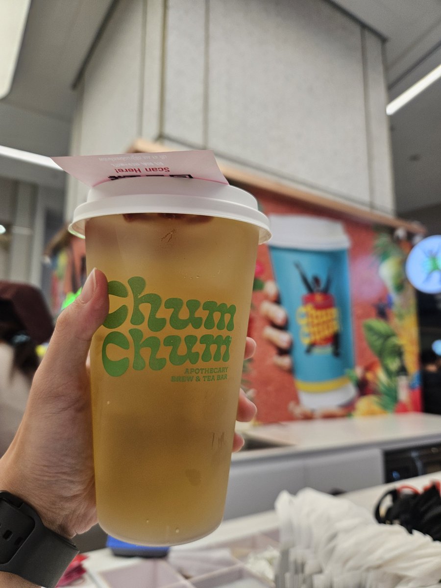 yln_long's tweet photo. ร้านนี้คือ

มากินชา ❌️
มาลุ้นว่าจะไปป้ายคำอะไร ✅️ https://t.co/Jplb63JteU