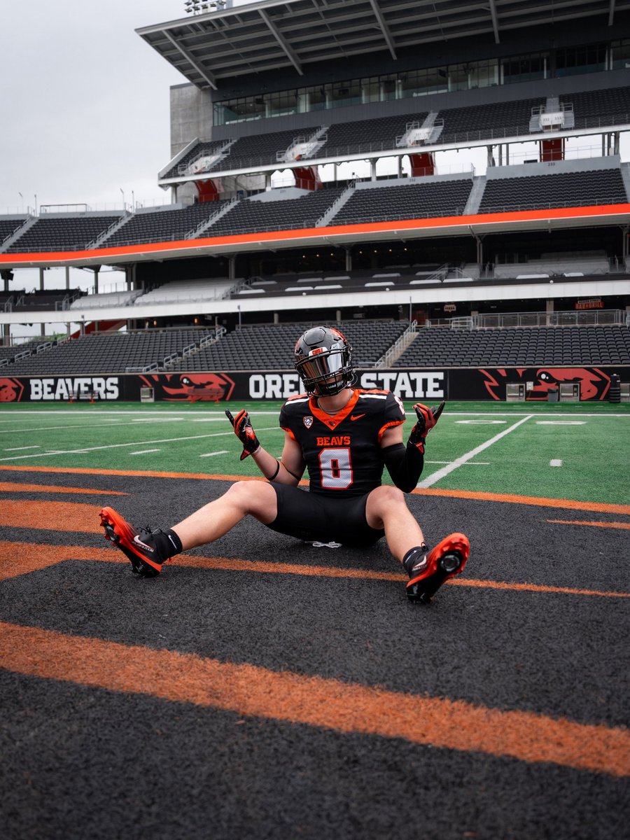 brodydowns8's tweet photo. 100% Committed to Oregon State!! All credit to my savior🙏
Go Beavs!!⚫️🟠🦫
@Coach_Dennison @CoachShephard @EronHodges @BeaverFootball https://t.co/7iB8QNyaxc