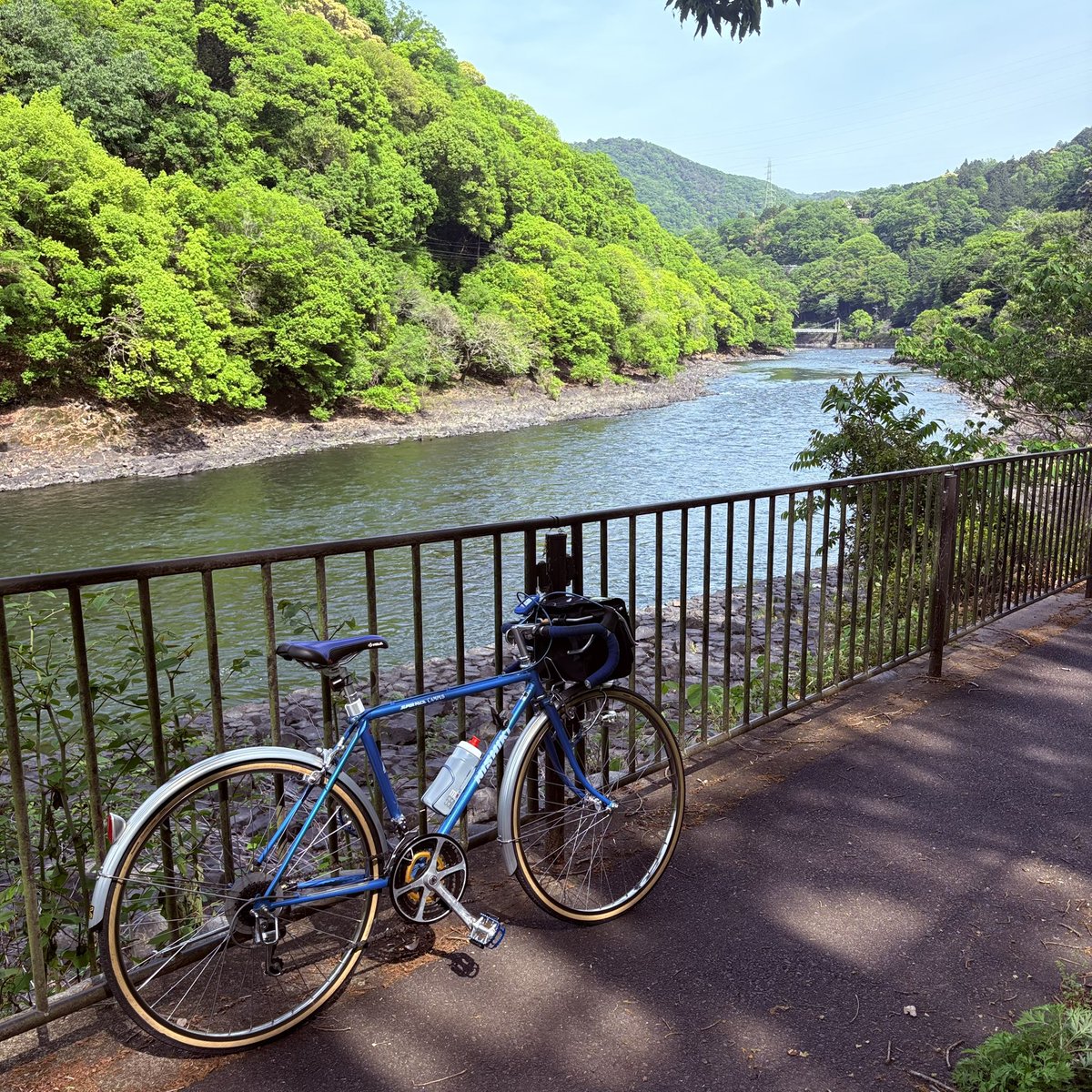 captainTCR1's tweet photo. 5月のまとめ。
超久々に500kmを超えた。

月初にある程度距離を走れると、
後半までモチベーション続くかな。
わりと天候にも恵まれた。

月曜〜木曜に乗ってないので、
定時後トレーニングもしなきゃ。 https://t.co/PViksa7Btq