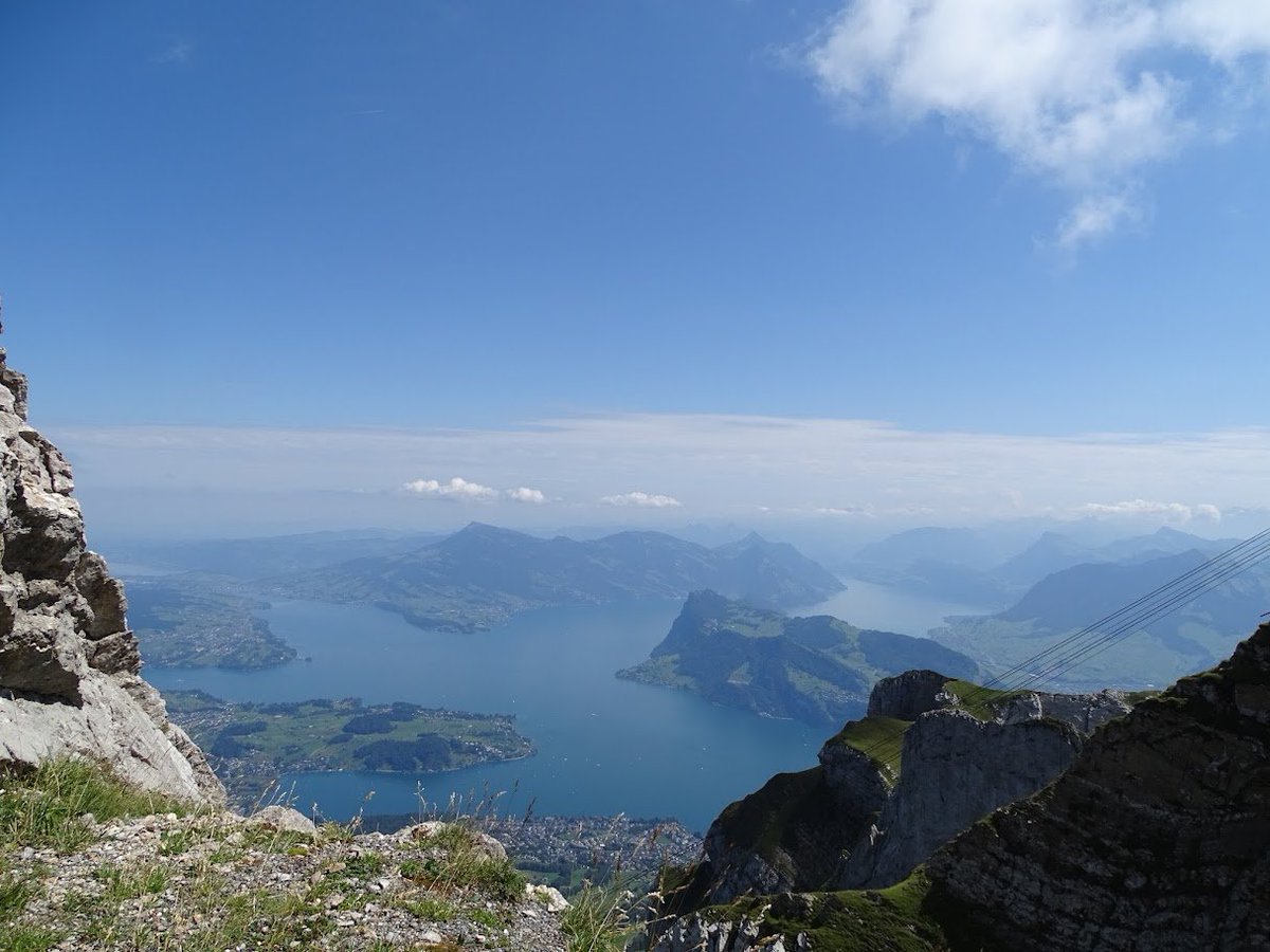 statBDL's tweet photo. @Francis_Yamal Alors ils partiront en vacances en Suisse et ils ont raison, c'est magnifique comme pays ! 🙂🤩 https://t.co/Wo6xus1B4w