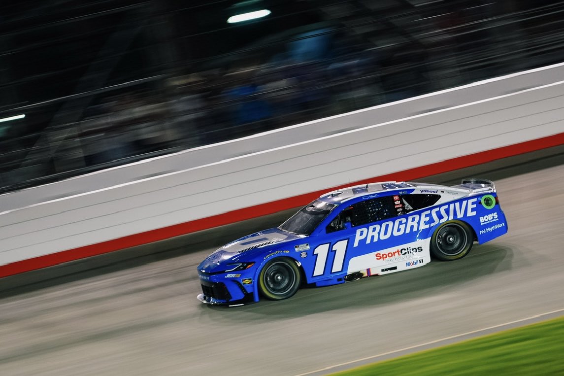 JoeGibbsRacing's tweet photo. DENNY HAMLIN WINS AT NASHVILLE!!!

@progressive | #TeamToyota https://t.co/JN6r3r4AgU