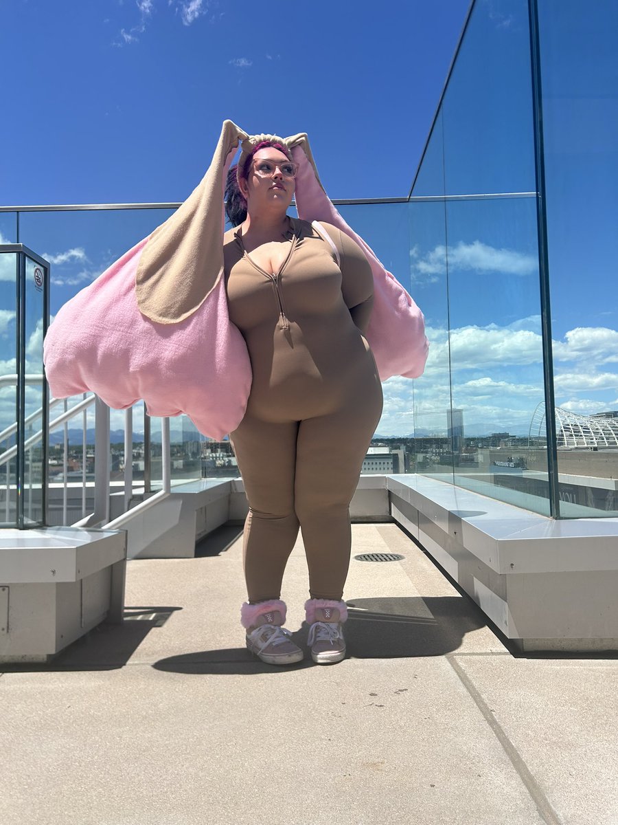 PeachyBunniXXX's tweet photo. Fan Expo 2026!!! Lopunny cosplay I’m such a cute little bunny 🥰🥰🥰 https://t.co/MOJYne2ql0