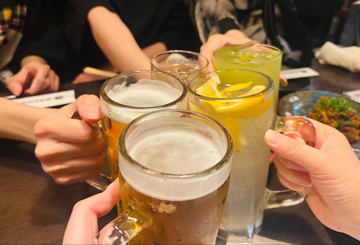 ymrr00's tweet photo. #めいすとーむ いつも皆気狂ってるから
今回3日間一緒にお泊まりww

今回のハイライト
💛日本酒飲みすぎでトイレ在住 
💙日本酒飲みすぎで過去最高の多弁
♥️日本酒どんだけ頼むねんメンヘラすぎ
💚日本酒のせいかわからんけど、意味わかん事でずっと笑ってて薬中なん?www

私が一番 ＼ま💜と💜も💜／ https://t.co/fgz74tAsYm