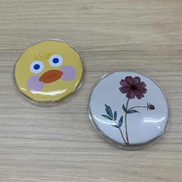 ichikaraLab's tweet photo. ＼ 可愛いグッズにして持ち帰り！🙋🏻‍♀️／

文具女子博のキヤノンブースでは、お気に入りの画像で「缶バッジ」や「ファブリックボード」「クリアトレカ」などを作ることができる💡✂️

ご家族やご友人へのプレゼントにも◎
500円～ ご用意しておりますのでぜひお立ち寄りください❣️
#文具女子博トーキョー https://t.co/baSQBRy92x