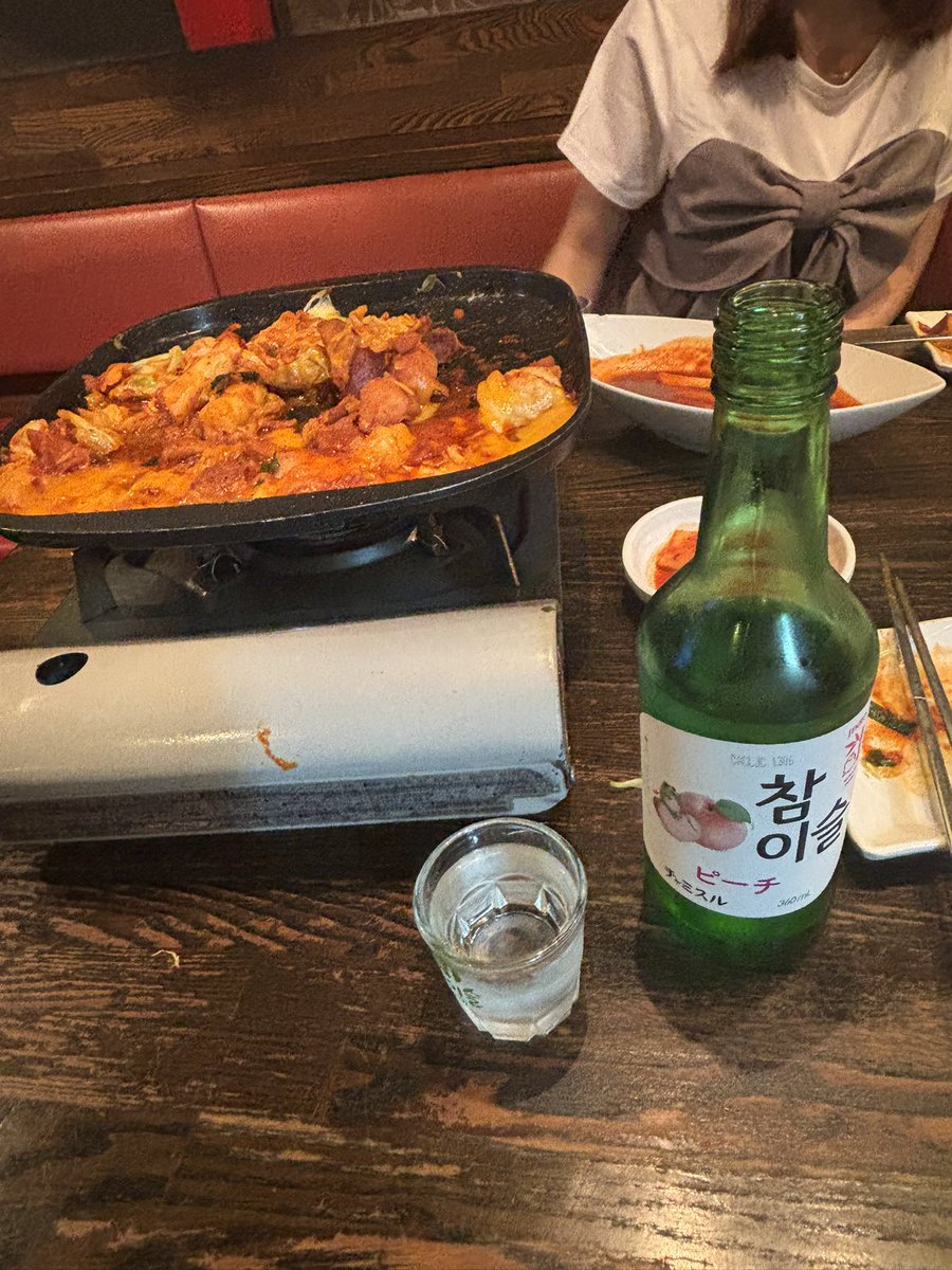 568Bq's tweet photo. 昼飲み最高 https://t.co/J7GTohwazE