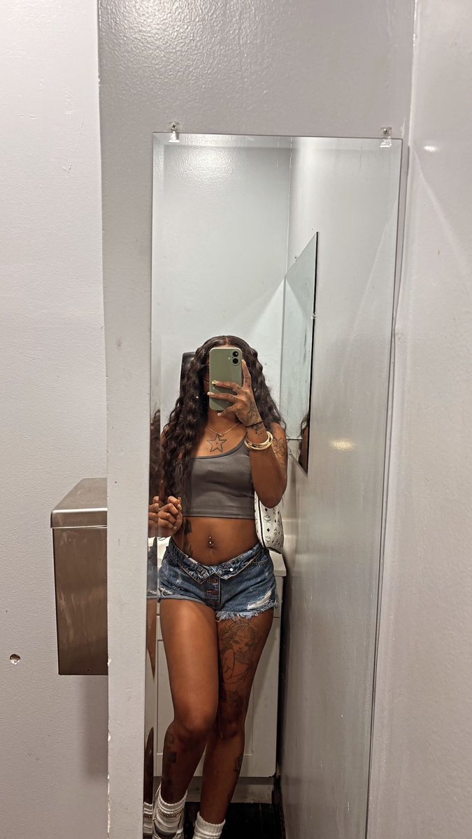 Zarreaaa_'s tweet photo. dump https://t.co/Dej2vIPxoS