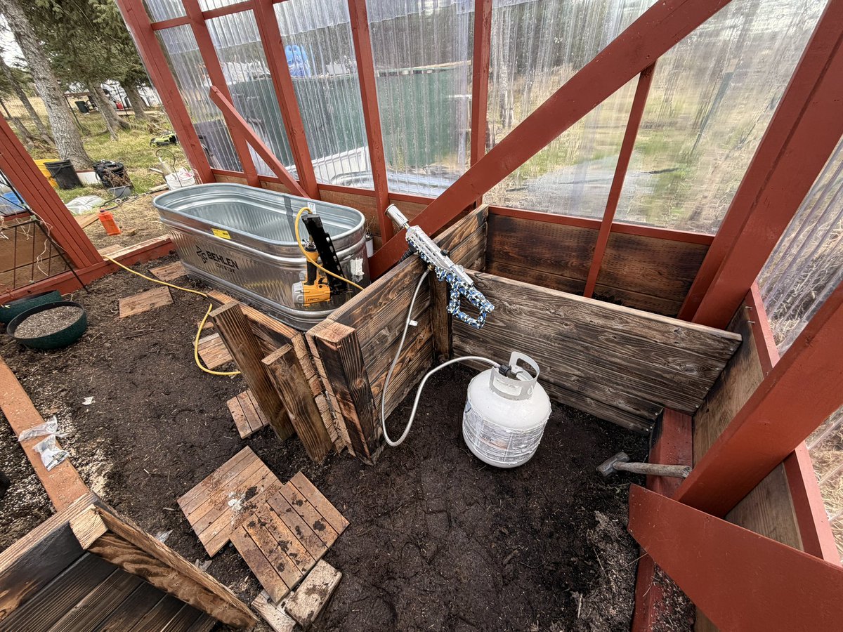 OffgridAlaskan's tweet photo. Almost finished this bad boy 🌱 https://t.co/wGvDKDx0Wg