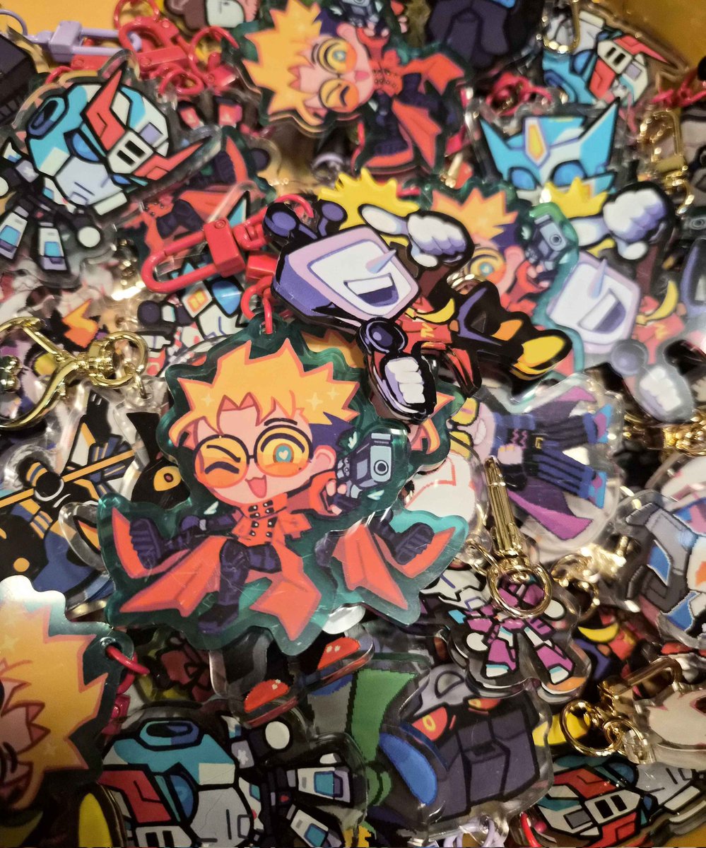 conjunx's tweet photo. Hii!! Just wanted to say we've restocked the store and added some new stuffff https://t.co/vT5HlTTVgx