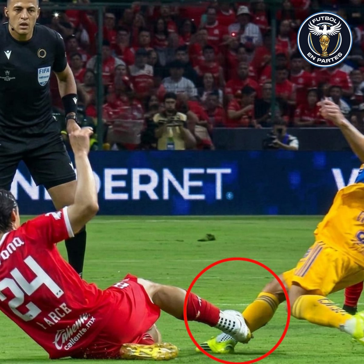 VillarealPena's tweet photo. Somos el único equipo que fuera del entorno del centralismo y chiva damos la cara competimos y con este tipo de bajezas luchamos .Nos pegan apoyan a otros hoy más las cadenas de TV no quieren a tigres Fox espn televisa y hasta azteca ...RG y multimedios es rayada APOYO TOTAL  🐅 https://t.co/wc3zu9nqjB