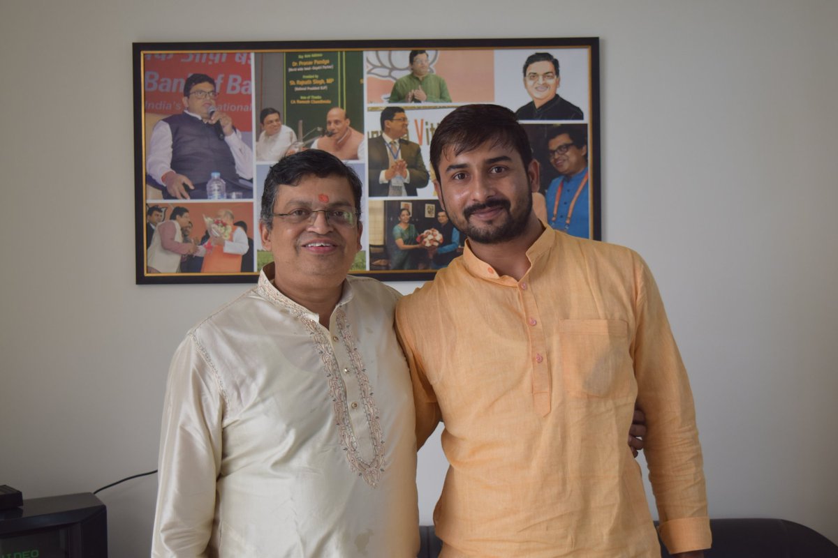 sonufagna0's tweet photo. भारतीय जनता पार्टी के राष्ट्रीय प्रवक्ता श्री Gopal Krishna Agarwal   जी को जन्मदिन की अनंत बधाई एवं शुभकामनाएं।💐

ईश्वर से आपके उत्तम स्वास्थ्य एवं दीर्घायु जीवन की कामना करता हूँ। आप ऐसे ही जनता की सेवा करते रहें और हमें आपसे मार्गदर्शन मिलता रहे @gopalkagarwal @of_gopal https://t.co/ybAkNIveva