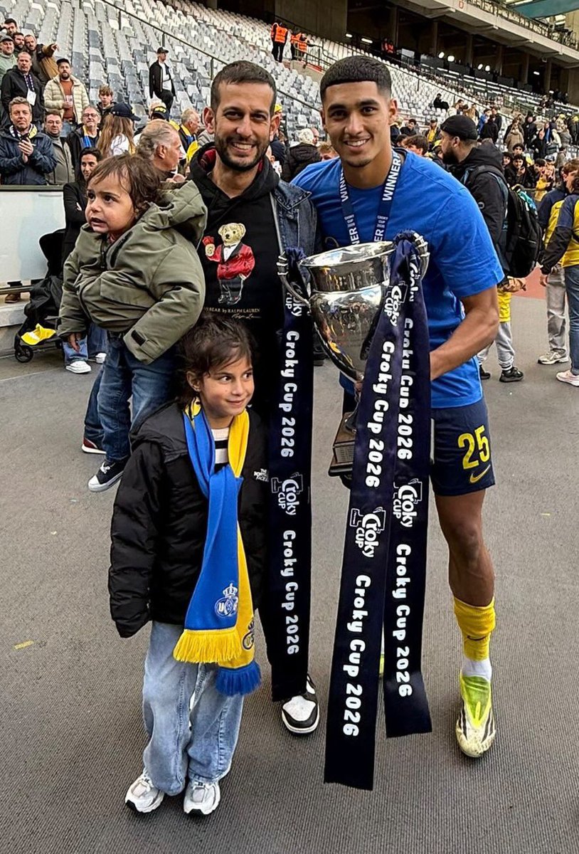 _FootballAgents's tweet photo. 🟦 Football agent Boaz Goren with his player Anan Khalaili after winning the Belgian Cup. 🏆🇮🇱

📸 @boazgorensports https://t.co/bTK9FNNjCa